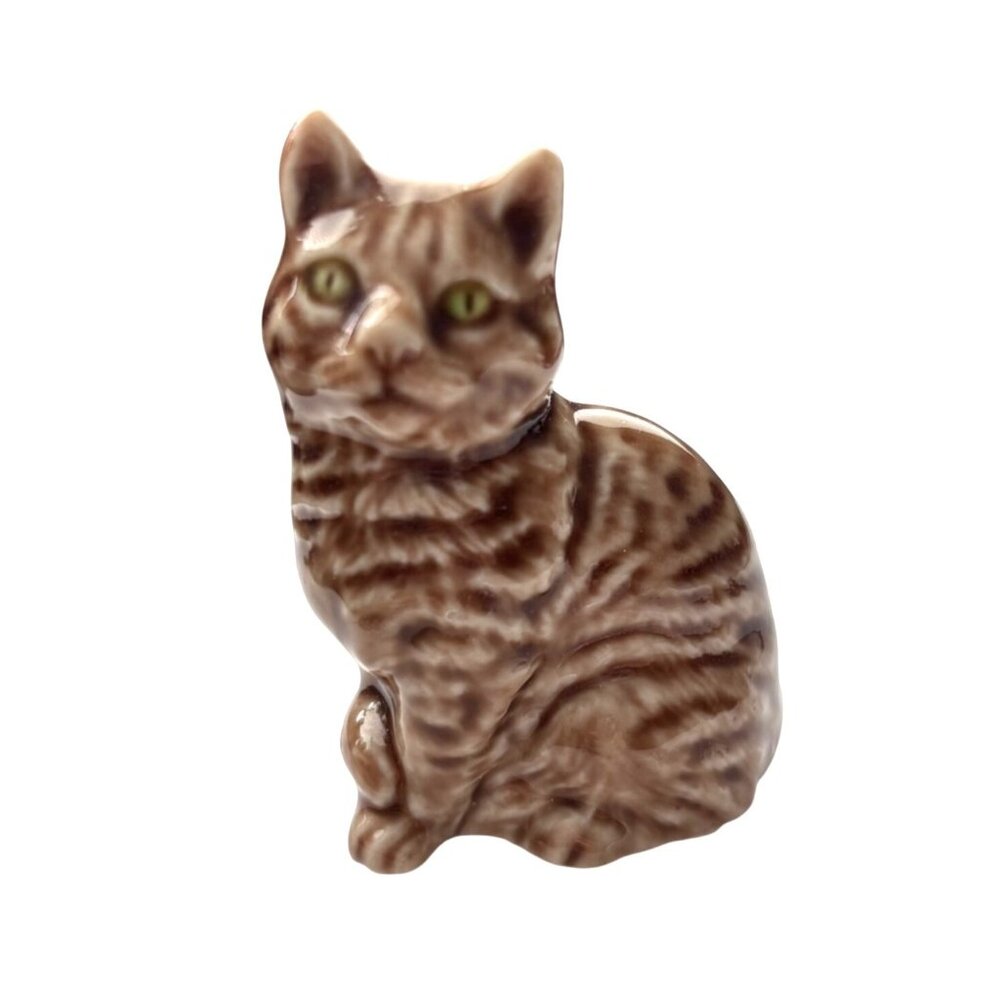 VTG WADE Sitting Ginger Tabby Cat Porcelain Figurine Yellow/Green Eyes England
